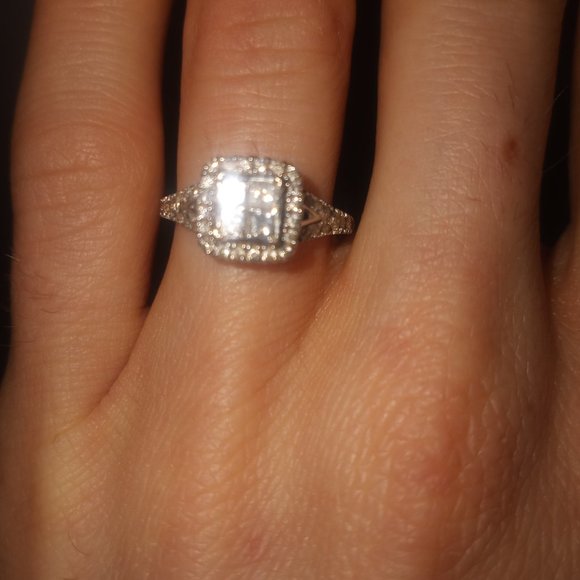 Simply Vera Vera Wang 14k White Gold 7/8 Ct Diamond Square Halo Engagement Ring - Picture 4 of 5